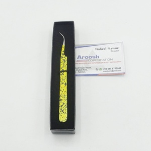 แหนบสเตนเลสปลายแหลมสำหรับการต่อขนตาสีคู่เจ-เส้นโค้งปรับแต่งโลโก้ได้อย่างยั่งยืน - Product Image 3