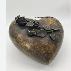 Urnes funéraires en métal en forme de cœur, design moderne, finition argentée, pour cendres d'animaux domestiques, avec support - Product Image 2