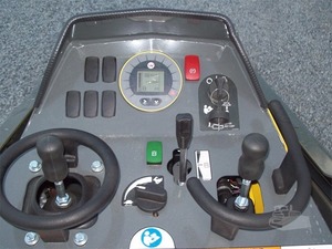 Minicargadora usada y barata WACKER NEUSON SM100, cargadora frontal, componentes MOOG, carga nominal de 200 toneladas, potencia de 60/75 KW - Product Image 4