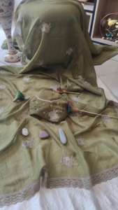 Saree en soie croquante douce et riche et brillante à double ombrage avec tendance - Product Image 5