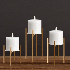 Portavelas de Metal dorado simplista con diseño reversible de cuatro patas portavelas decorativo de mesa - Product Image 4