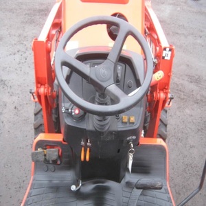 Tractor Agrícola Kubota B3350 Subcompacto 4x4 de Alta Eficiencia y Precio Accesible, Listo para Envío Inmediato - Product Image 1
