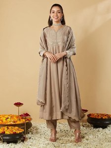 Costumes traditionnels de créateur Anarkali pour femmes en tissus de qualité supérieure pour les fêtes-vêtements indiens et pakistanais - Product Image 5