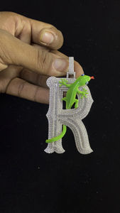 Pendentif solitaire en diamant de qualité supérieure, design intemporel et pierre en diamant de haute clarté pour usage quotidien et bijouterie. - Product Image 5