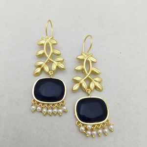 Juego de pendientes con diseño de hojas con motivo de vid con aleación chapada en oro mate, latón pesado, producto a granel, diseño personalizado - Product Image 4