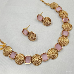 ENSEMBLE DE BIJOUX INDIENS TRADITIONNELS ET À LA MODE EN CUIVRE ENSEMBLE DE BIJOUX DE MARIAGE POUR FEMMES BOUCLES D'OREILLES ET COLLIER - Product Image 1