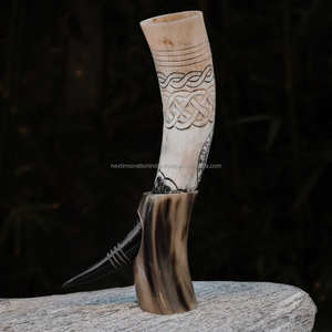 Taza de cuerno para beber pulida, artesanía Natural hecha a mano, estilo de lujo europeo para entusiastas del hidromiel de cerveza, tamaño personalizable, boda - Product Image 2