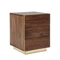Table de chevet avec 3 tiroirs sur le côté du lit de la table à manger de nuit avec rail coulissant