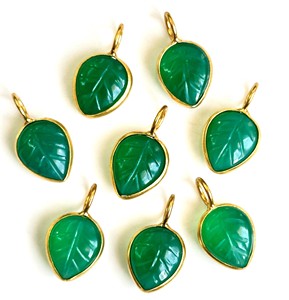 Pierre d'onyx vert naturel sculpture de feuilles breloques en argent sterling 925 10x8mm cadre de lunette en or vermeil pendentifs en pierres précieuses sculptées - Product Image 1