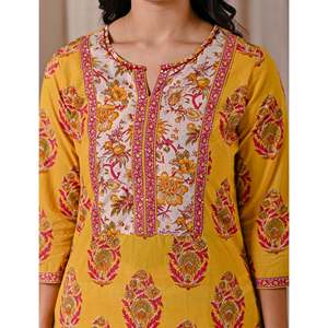 Conjunto de Kurta Afgana con Estampado Floral Amarillo, Estampado en Bloque Butta, Corte Recto, Hecho de Tela Popelina Informal - Product Image 2