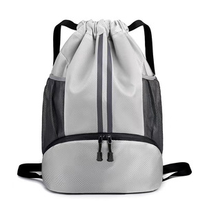 Sac à dos de sport de voyage léger personnalisé en toile résistante et écologique 30-40L avec cordon de serrage imperméable - Product Image 6
