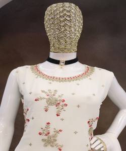 Ensemble haut, palazzo et dupatta en géorgette de soie à l'aspect riche, avec broderie et sequins, pour soirée, prix de gros, design ethnique moderne pour femmes - Product Image 2