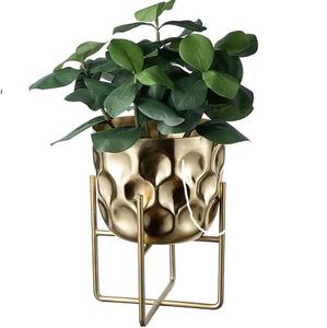 Nouveau Pot de fleur métallique conçu avec Texture martelée or fini bureau Table haut salon chambre Vase décoratif - Product Image 4