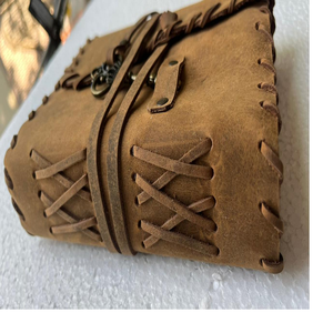 Diarios de cuero personalizados con papel antiguo, cubiertas de cuero duraderas y páginas vintage para escribir y reventa - Product Image 1