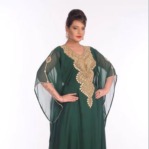 Caftanes islámicos de trabajo Zari bordados de Georgette verde - Product Image 1