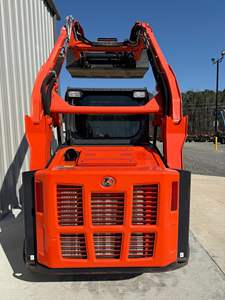 รถตักล้อยางคูโบต้า รุ่นใหม่ล่าสุด Kubota SVL65-2 รถตักล้อยางแบบสกิดสเตียร์ มีจำหน่ายแล้ว - Product Image 3