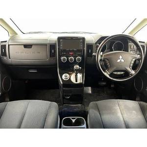Mitsubishi Delica D5 2014 con Volante a la Derecha, 7 Asientos, Color Perla - Product Image 2
