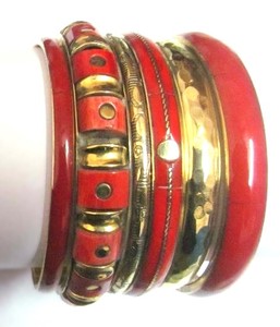 Bracelet en résine de bois multicolore pour femmes et filles Bijoux en laiton élégants pour un usage quotidien - Product Image 4