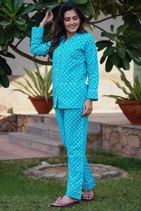 Conjunto de Dos Piezas para Primavera y Verano, Pijama de Manga Larga para Mujer, Hermoso Diseño de Puntos, Elegante, Manga Completa - Product Image 3