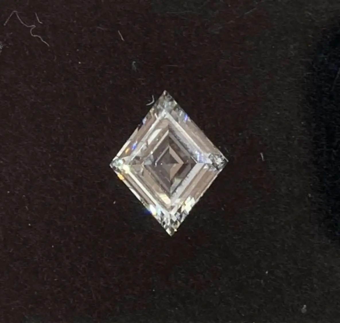 Lab tumbuh berlian dalam stok kualitas tinggi bentuk mewah Lozenge Cut Lab tumbuh berlian semua ukuran kustom tersedia untuk berlian perhiasan