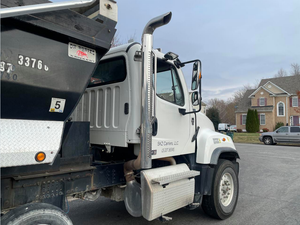 Camión de segunda mano asequible - Freightliner RSS 114SD 2022 de 5 ejes sin volante y sin cabina - Product Image 3