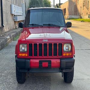 JEEP CHEROKEE SPORT 4X4 USADO DE 1999, CON VOLANTE A LA IZQUIERDA/DERECHA - Product Image 1