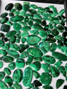 Cabochon en malachite naturelle faite à la main de qualité AAA pierre jaspe vert pierre précieuse en vrac pour la fabrication de bijoux Lot inclus - Product Image 2