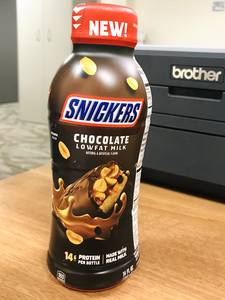 Bebida Láctea Snickers Alta en Proteínas de Primera Calidad 250ml - Bebida Láctea con Sabor a Chocolate y Cacahuete Snickers en Venta - Product Image 2