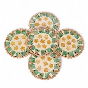 Sous-verre en nacre de haute qualité avec bordure en rotin artisanal pour la décoration de table à manger et la protection des boissons - Product Image 1