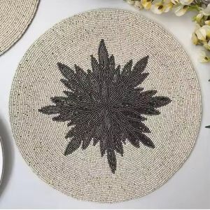 Camino de mesa con cuentas redondas, diseño floral múltiple, decoración moderna para el hogar para sala de estar, mesa de comedor - Product Image 2