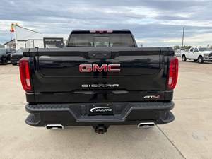 GMC Sierra 1500 AT4 Usada de 2024 - Product Image 2