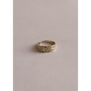 Anillo de Diamantes de Oro de 14k Vintage con Diseño de Canal Diagonal - Product Image 4