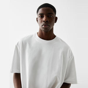 เสื้อยืดทรงบ็อกซี่ 195 GSM ผ้าฝ้ายผสมโพลีเอสเตอร์ น้ำหนักเบา ระบายอากาศดี สวมใส่สบาย เหมาะกับฤดูร้อน สไตล์สตรีทแวร์ รับผลิตแบบ OEM แบรนด์ส่วนตัว โรงงานผู้ผลิต - Product Image 2