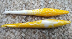 Ganchos de Crochet Simples de Madera Marmoleada con Mango Ergonómico, Diseño Portátil, Acabado Liso y Ligero para Hilos y Tejido - Product Image 2