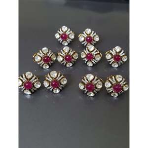 Pendientes de Oro y Diamantes con Elegante Diseño de Flores, Hechos de Aleación de Zinc Duradera para Fiestas - Product Image 3