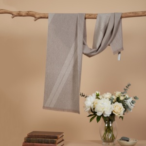 Bufanda de Cachemira 100% Pura, Jacquard, Calidez Lujosa y Diseño Artesanal con Tonos Naturales, 030x180cm, Perfecta para Hombres y Mujeres - Product Image 1