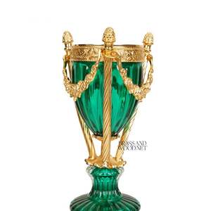 เตาเผาเครื่องหอมคริสตัลสีเขียวมรกตพร้อมฐานทองเหลืองชุบทอง งานฝีมือสุดหรู - Product Image 4