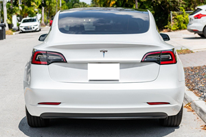 Tesla Model 3 Coupé Turbo d'occasion 2023, cuir, transmission intégrale, faible kilométrage, boîte automatique, conduite à gauche, essence, état impeccable - Product Image 5