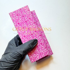 Caja Rígida Reciclable Personalizada con Doble Ranura, Cierre Magnético, Impresión de Corazón Rosa, Espuma Interior Protectora, Pinzas, Laminación Mate, Impresión Offset - Product Image 4
