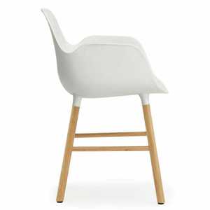 Chaise en plastique de design scandinave BFG031 avec accoudoirs et pieds en chêne - Product Image 3