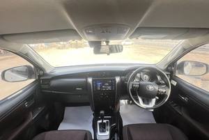 Toyota Fortuner 2.7L Gasolina 2023 Blanco Impecable, Volante a la Izquierda, 4x4, Asientos de Tela Usados, Sistema de Navegación, Control Remoto, Automático, R18, Luces - Product Image 5