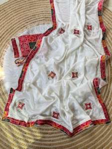 Sari en soie Bandhrej pur de qualité supérieure, traditionnel, avec bordure jacquard Zari, infroissable, anti-humidité, idéal pour les fêtes et le printemps - Product Image 3