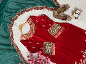 ชุดสلوارคามีซผ้ากำมะหยี่คุณภาพสูง ดีไซน์ทันสมัย พร้อมผ้าคลุมไหล่ผ้าจอร์เจตต์ปักลายอย่างดี เหมาะสำหรับงานปาร์ตี้และงานอีเว้นท์ต่างๆ - Product Image 6