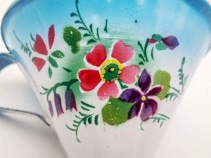 Decorative Enamel <b>Funnel</b> With Handle For Easy Spill Free Liquid Transfer Floral Design Ideal For <b>Kitchen</b> Home And Display Use - Product Image 4