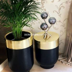 Último diseño de esquina para el hogar, macetas modernas cromadas de aluminio para exteriores, lujosas, nuevo aspecto, agujero de drenaje hecho a mano - Product Image 2