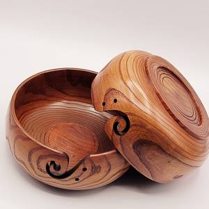 Bol à fil en bois fait main écologique pour le crochet |   Support de fil à tricoter durable avec fente lisse, simple et portable - Product Image 5