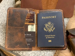 PTH-0091B porte-passeport en cuir véritable avec logo personnalisé à la mode bloquant la RFID - Product Image 2