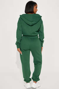 Ensemble de survêtement élégant pour femme, vert, sur mesure, à capuche, en velours, fabriqué au Pakistan, tenue décontractée pour le salon - Product Image 3