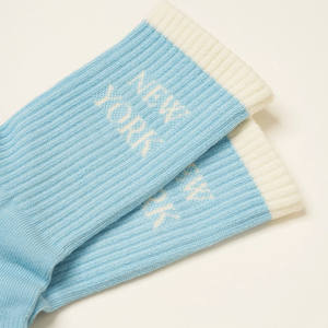 Logotipo personalizado Jacquard bordado Pilates Yoga calcetines longitud de la tripulación antideslizante calcetines Grippy fabricante de Vietnam certificado por el - Product Image 2