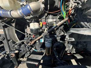 Venta Legítima: Camión de Gasolina/Combustible T680 de 4800 Galones, 2018 - 400HP, Listo para Envío Mundial - Product Image 2